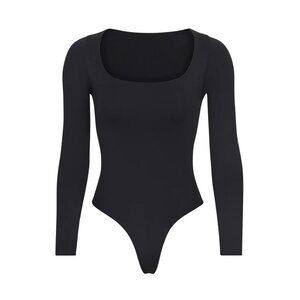 SKIMS Essential Bodysuit Long Sleeve Scoop Neck Body Suit